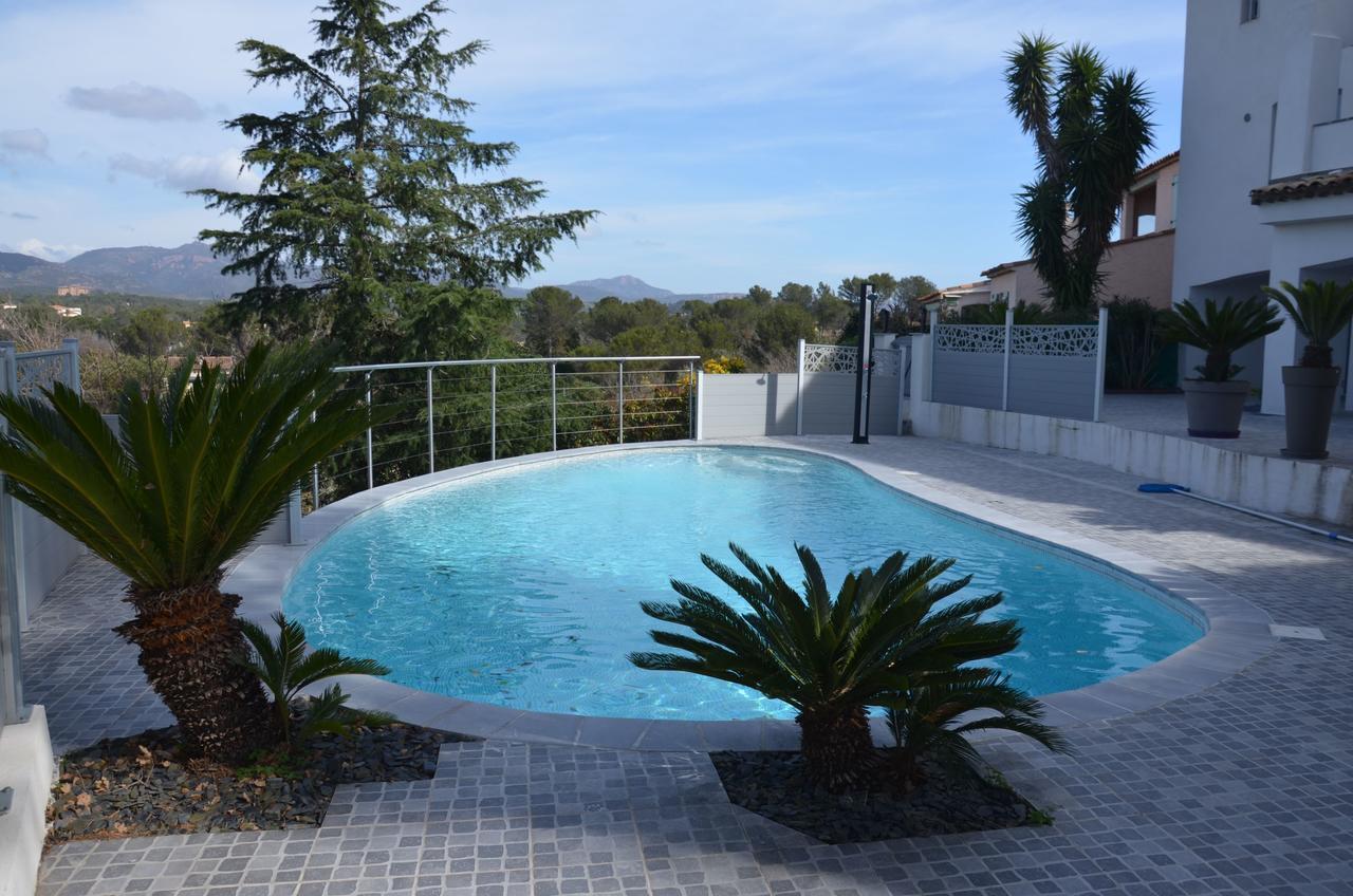 Belle Maison Avec Piscine Dans Les Hauteurs A Raphael Villa